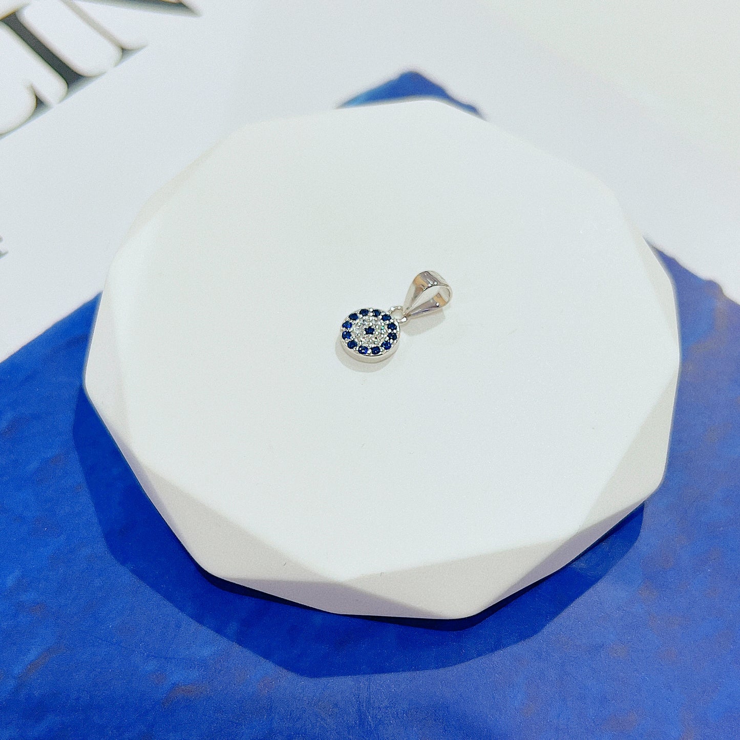 Sapphire and white zircon 7mm round shape silver 925 pendant