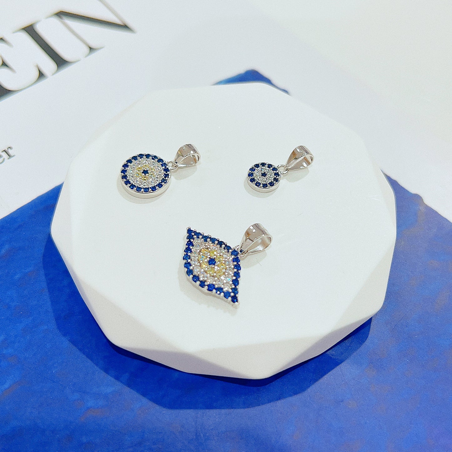 Sapphire and white zircon marquise silver 925 pendant