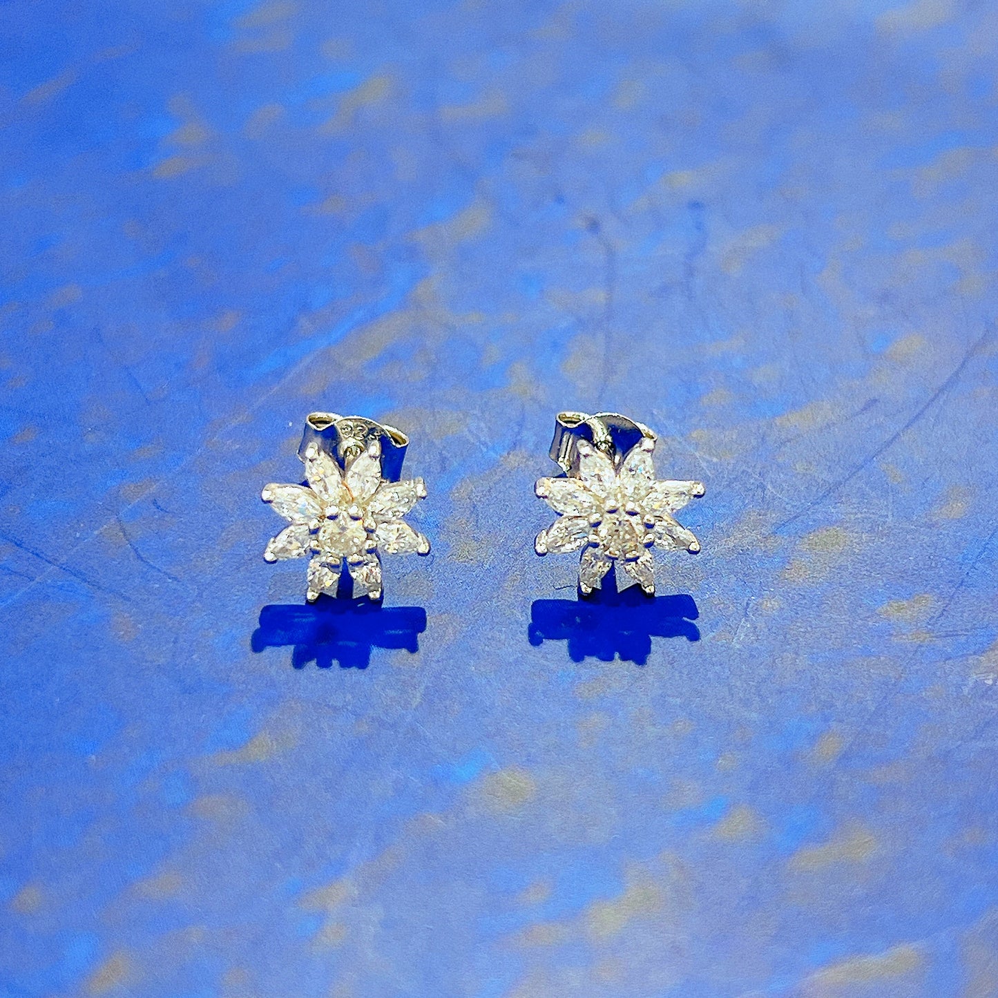 White zircon flower shaped silver 925 jewelry earrings