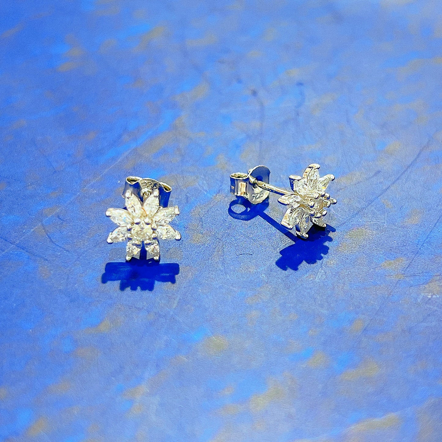 White zircon flower shaped silver 925 jewelry earrings