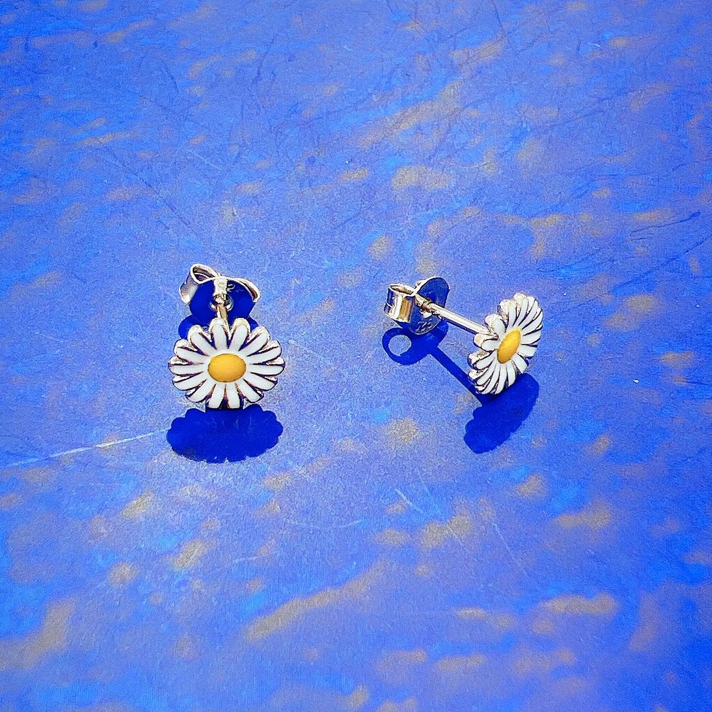 Silver House Daisy Enamel Silver 925 Earrings Flower