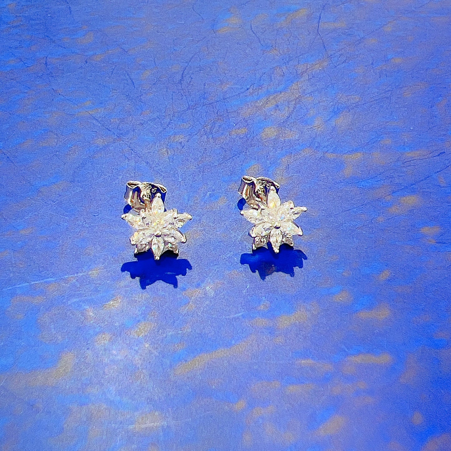 White zircon flower shaped silver 925 jewelry earrings