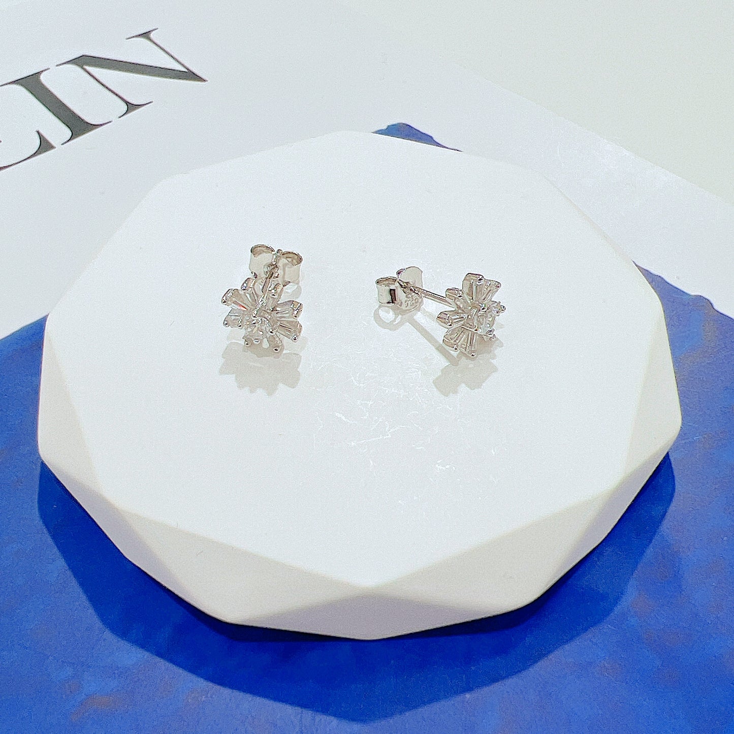 White zircon flower shaped silver 925 jewelry earrings