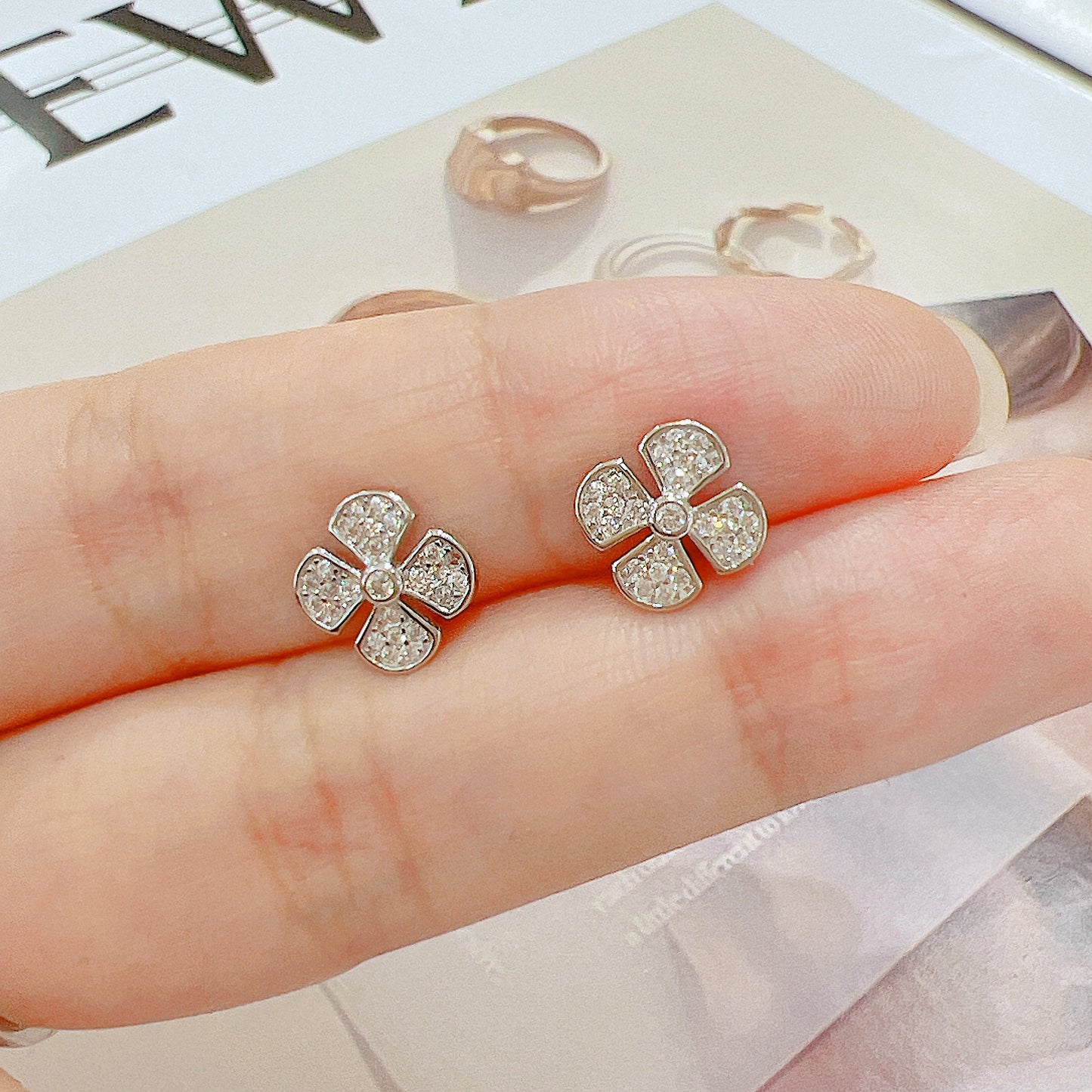 White zircon flower shaped silver 925 jewelry earrings