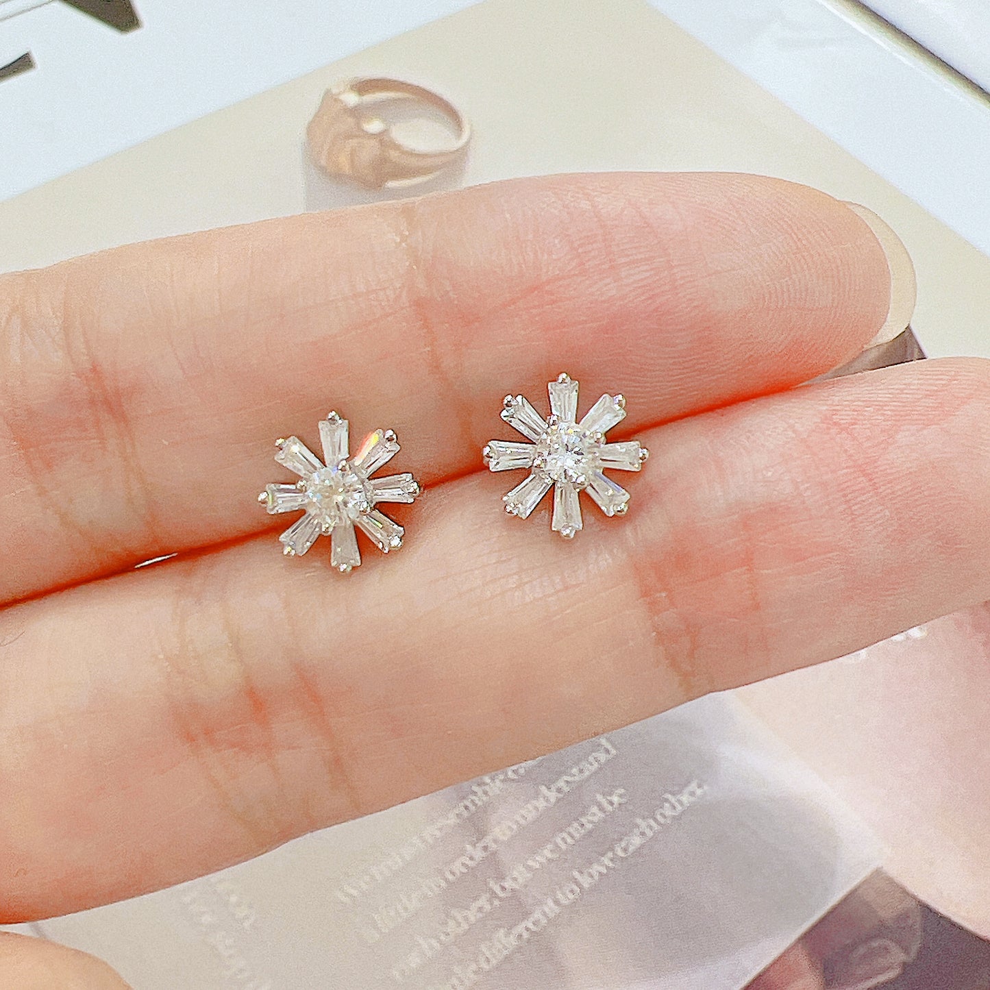 White zircon flower shaped silver 925 jewelry earrings