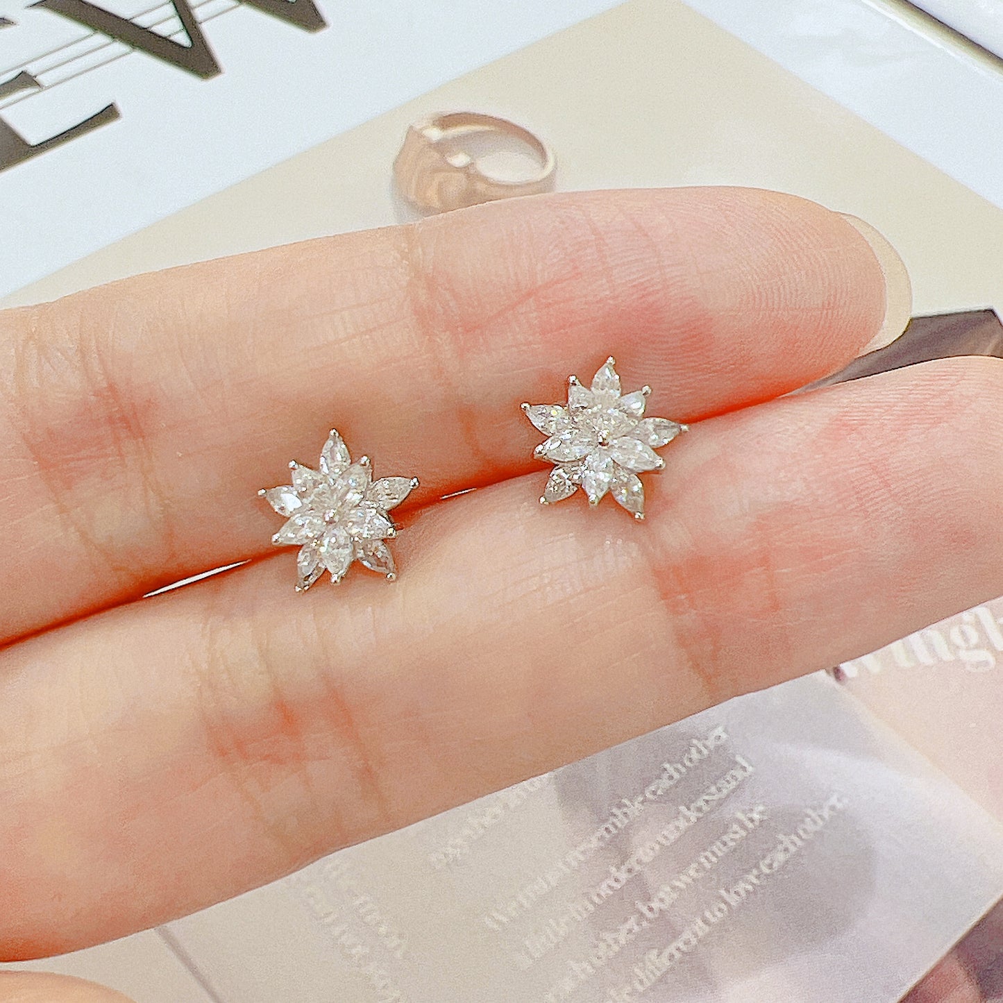 White zircon flower shaped silver 925 jewelry earrings