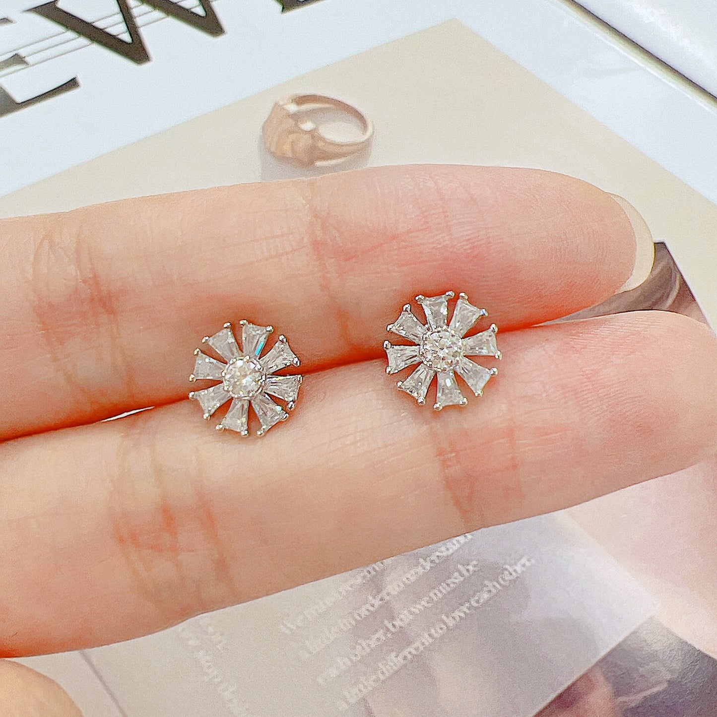 White zircon flower shaped silver 925 jewelry earrings