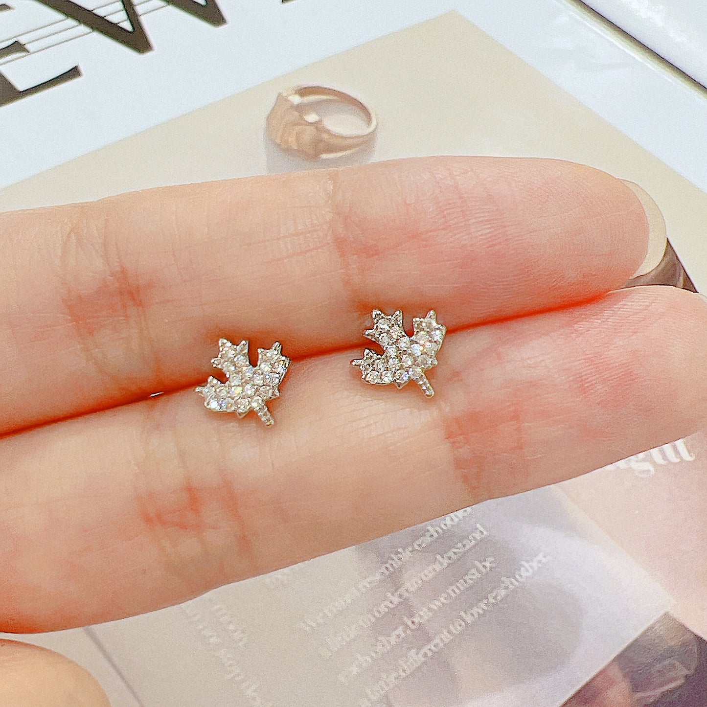 White zircon maple leaf silver 925 earrings