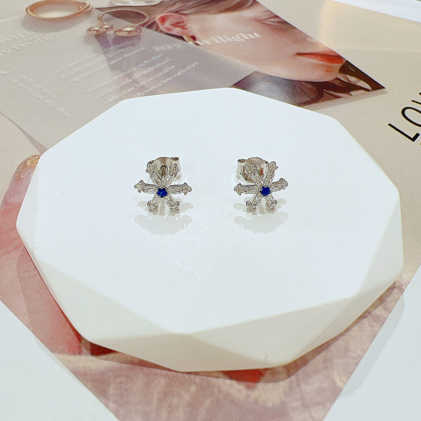 White zircon snowflake silver 925 earrings