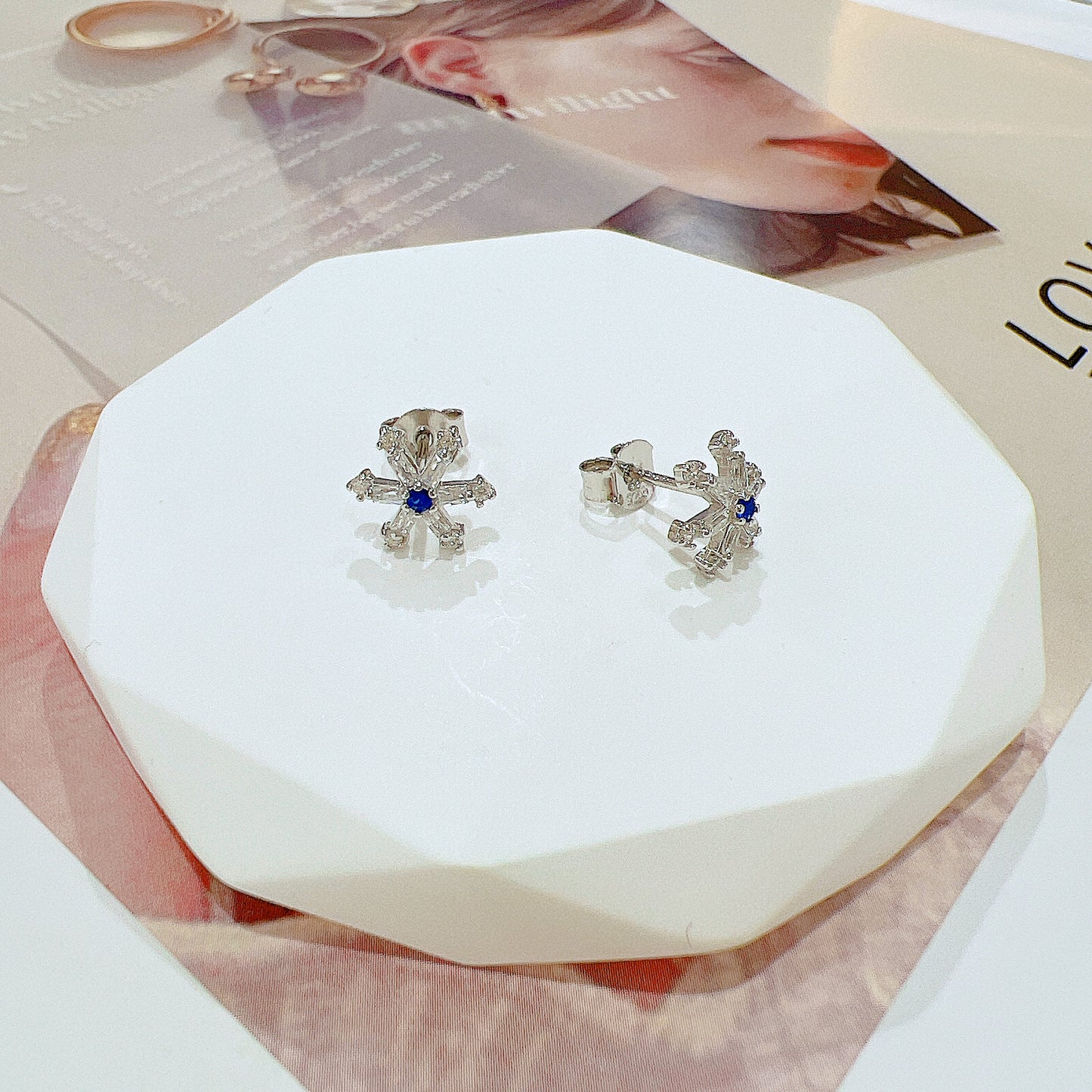 White zircon snowflake silver 925 earrings