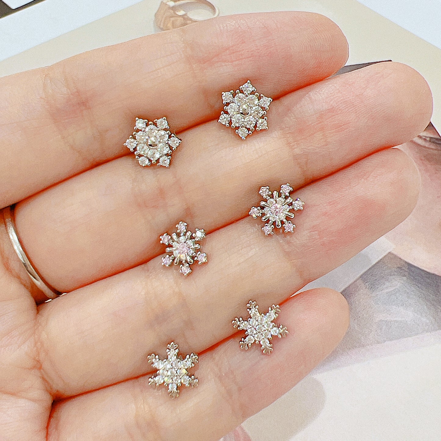 White zircon snowflake silver 925 earrings