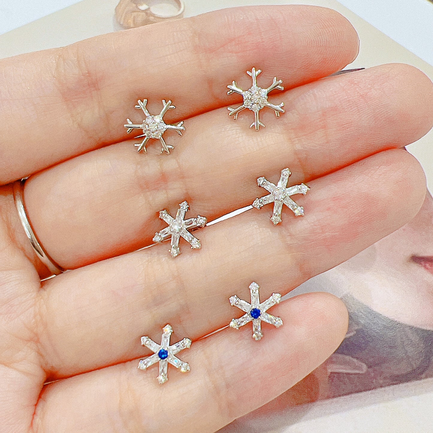 White zircon snowflake silver 925 earrings