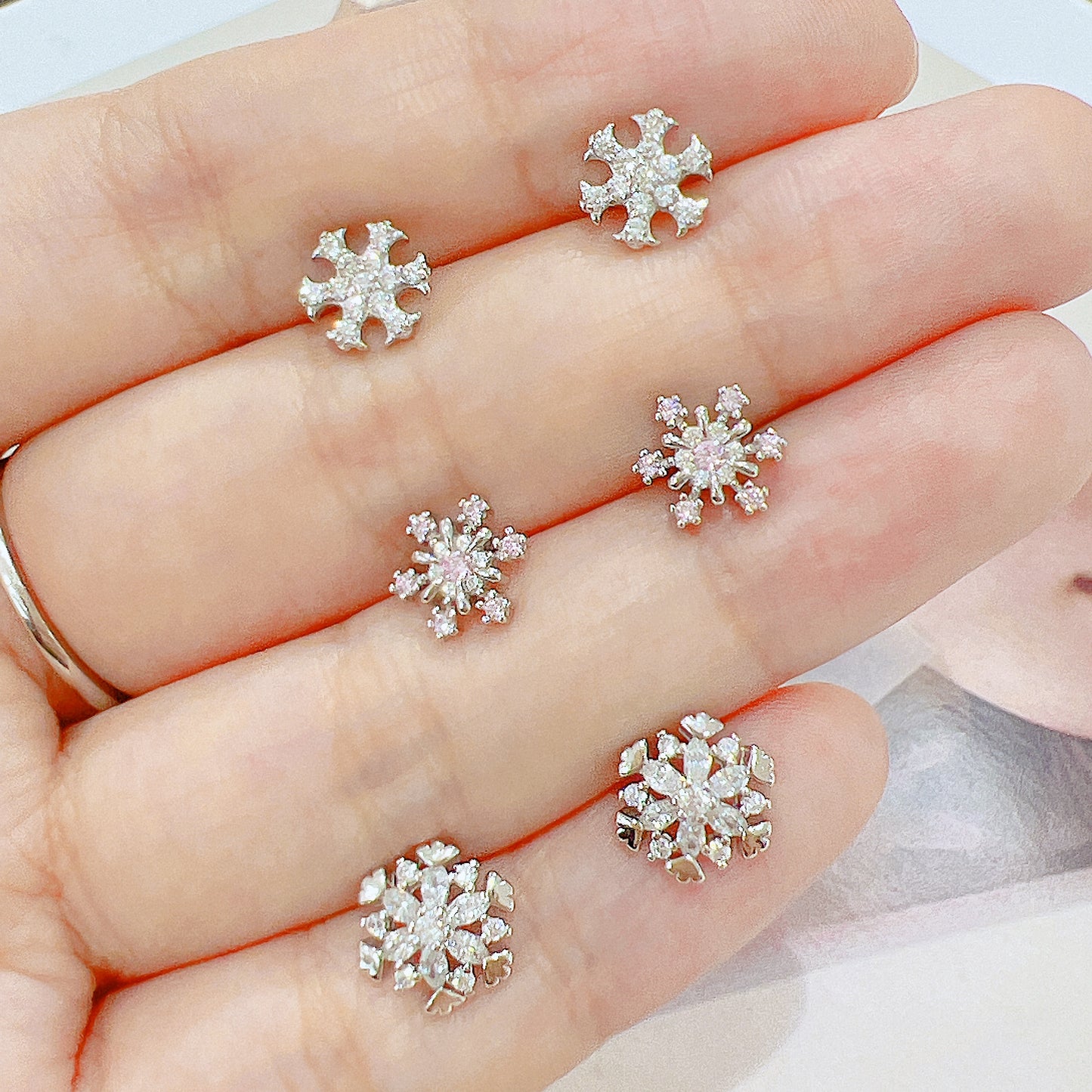 White zircon snowflake silver 925 earrings